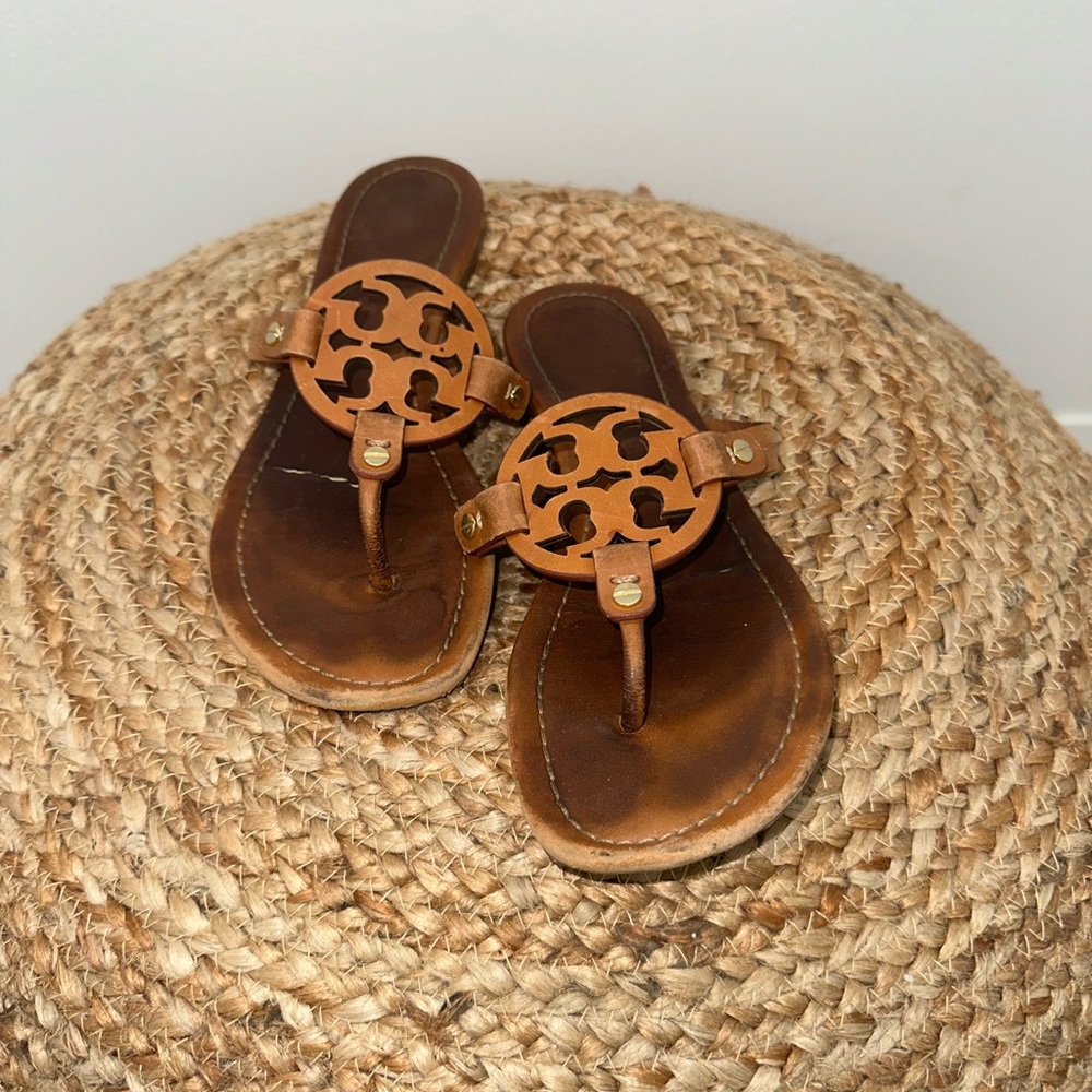 TORY BURCH PATENT SANDAL